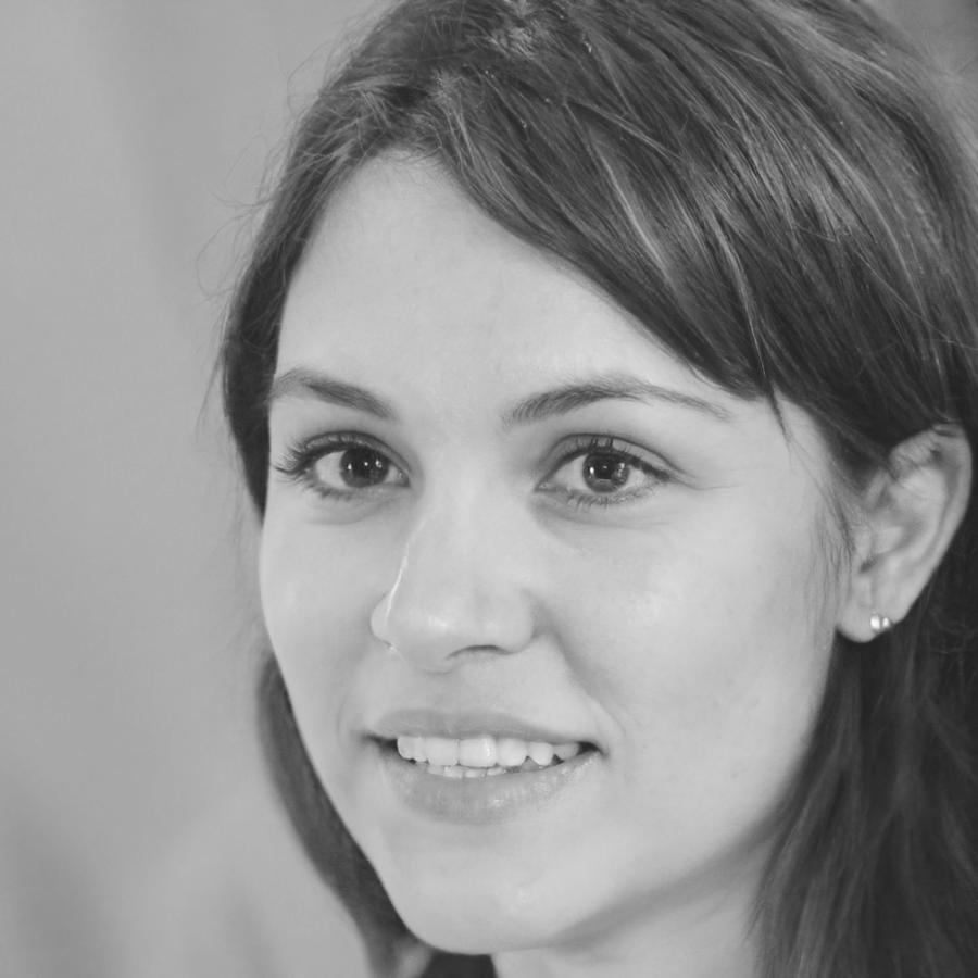Portret Alexandra Popescu